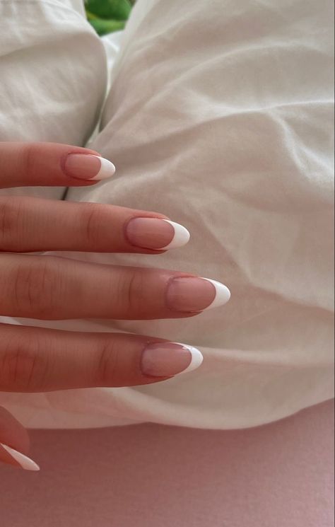 french tip nails | mirlixda # #nail #nails #naildesigns #nailideas #nailart #nailinspo #nailshapes #classynails #trendynails #simplenails #elegantnails Small Almond French Tip Nails, Pointed French Tip Nails, Grad Nails, French Tip Gel Nails, Teen Nails, White Tip Nails, May Nails, Graduation Nails, Formal Nails