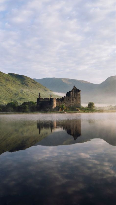 Nature Phone Wallpaper, Scottish Aesthetic, Scotland Wallpaper, Scotland Aesthetic, Eilean Donan Castle, Scotland Landscape, Castle Scotland, Eilean Donan, Castle Aesthetic