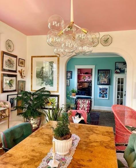 Maximalist Dining Rooms, Bohemian Maximalist Decor, Anthro Home, Living Room Designs Eclectic, Maximalist Bohemian, Moody Maximalist, Colorful Eclectic Home, Colorful Maximalist Decor, Bohemian Dining Room