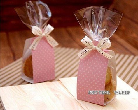 Polka Dot Cake, Dot Cake, Polka Dot Cakes, Săpunuri Handmade, Plastic Bag Packaging, Candy Party Favors, Cake Cookie, Cookie Bags, Goody Bags