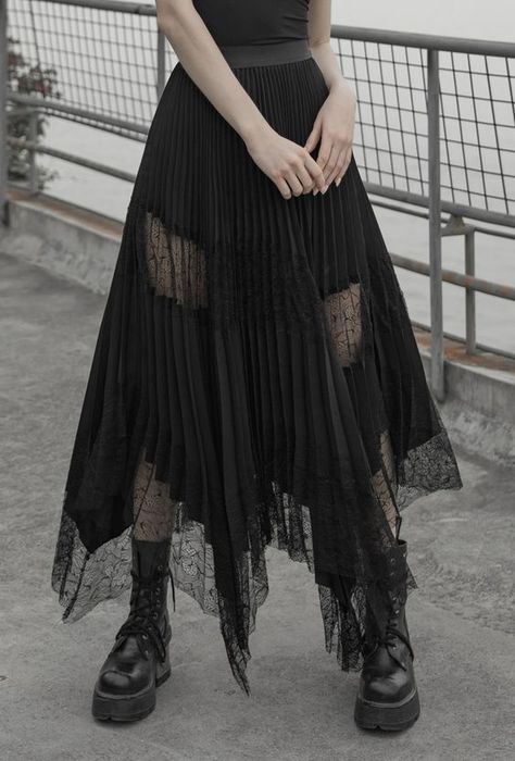 Outfits Long Skirt, Witch Woman, Lace Long Skirt, Witchy Outfits, Emo Dark, Woman Skirt, Gothic Skirt, Punk Rock Outfits, Goth Rock