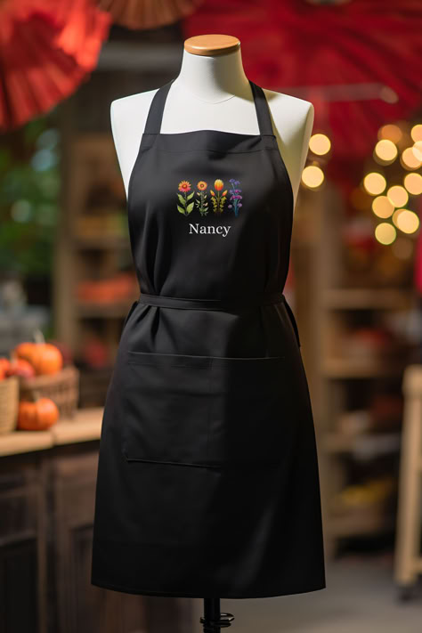 Black Floral Embroidery Apron with Name Apron Embroidery Ideas, Flower Apron, Lover Embroidery, Embroidery Aprons, Customised Aprons, Gift For Chef, Fashion Apron, Apron For Women, Floral Apron