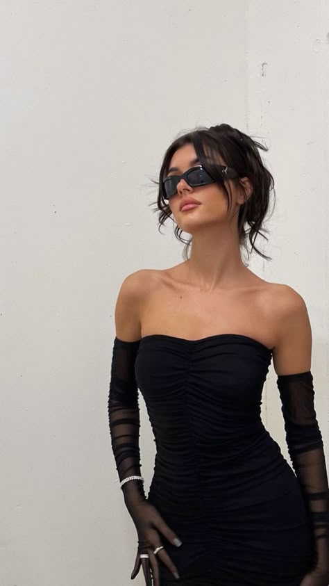 Nye Vibes, Stunning Dresses Short, Black Party Outfit, Office Party Outfits, Party Dresses With Sleeves, Black Dress With Lace, Scooter Girl, Insta Profile Pic, Dark Feminine