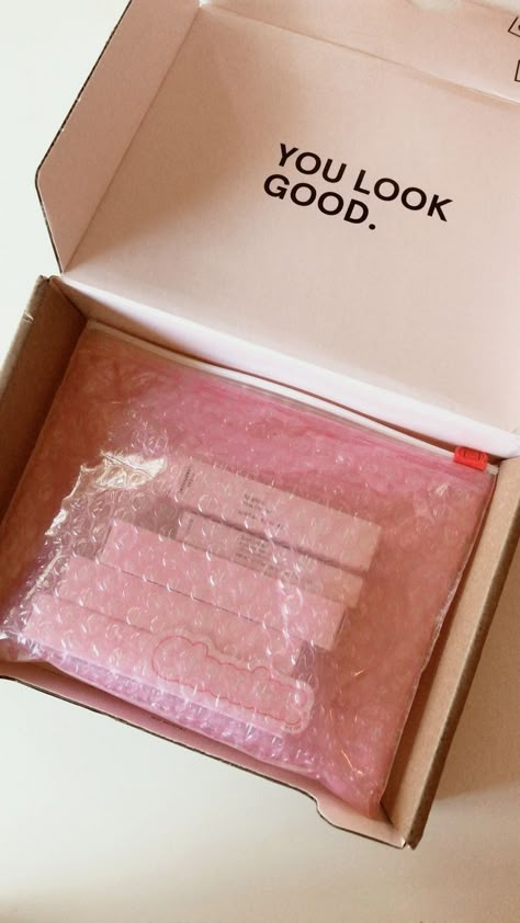 Glossier Packaging, Ecommerce Packaging, Small Business Packaging Ideas, Packaging Ideas Business, Skincare Packaging, Mailer Box, Small Business Packaging, Business Packaging, Box Packaging Design