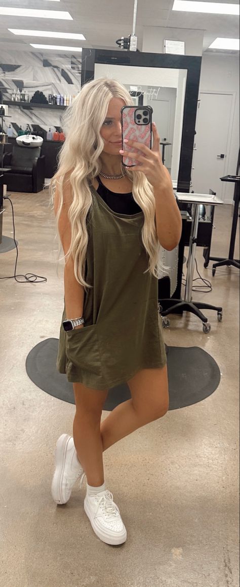 #hairstylistootd #hairdresserootd #hairstylistootdinspo #hairdresserootdinspo #hairstylistinspo #hairdresserinspo #hairdresser #ootd #hairdresserclothing #hairstylistclothing #clothing#hairstyle #easyhairtutorial #rancherhat #saloninspo#blondehairinspo #halfuphalfdownhairtutorial#headshotphotoinspo#okchairsalon #oklahomacity #smallbuisness #selfemplyoyed Hair Salon Work Outfits, Cosmetologist Outfit Summer, Gift Ideas For Hair Stylist, Cosmotologist Aesthetic Outfits, Summer Outfits For Hairstylist, Outfit Ideas For Hairstylist, Hairdresser Outfit Work Summer, Hair Stylist Aesthetic Outfits, Hairstylist Summer Outfits