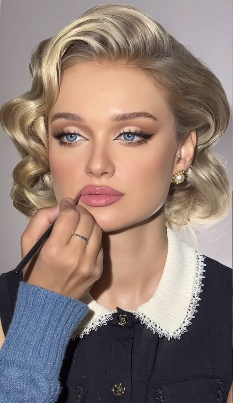 Beach Glam Makeup, Old Money Lipstick, 40s Makeup Look, 60s Bridal Makeup, Prom Makeup For Blue Eyes Blonde Hair, Old Glam Makeup, Glam Makeup Blue Eyes, Vintage Glam Makeup Classic Hollywood, Old Money Aesthetic Makeup