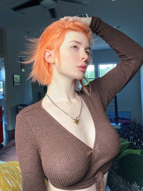 Jenna Lynn, Seductive Style, Pretty Redhead, Drawing Body Poses, Goth Beauty, Black Neon, Body Poses, Pretty Selfies, Photo Set