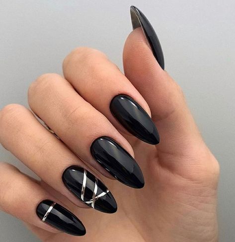 Wolverine Nails, Black Acrylic Nail Designs, Black Almond Nails, Gucci Nails, Almond Nail Art, Pointy Nails, Black Acrylic Nails, Beauty Nails Design, Edgy Nails