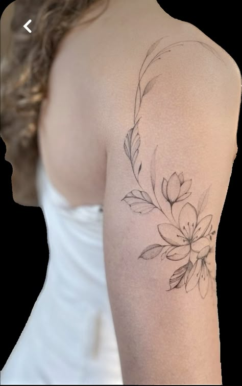 Feminine Shoulder Tattoos, Floral Back Tattoos, Floral Tattoo Shoulder, Small Shoulder Tattoos, Flower Tattoo Shoulder, Upper Arm Tattoos, Bicep Tattoo, Shoulder Tattoos, Wrist Tattoos For Women