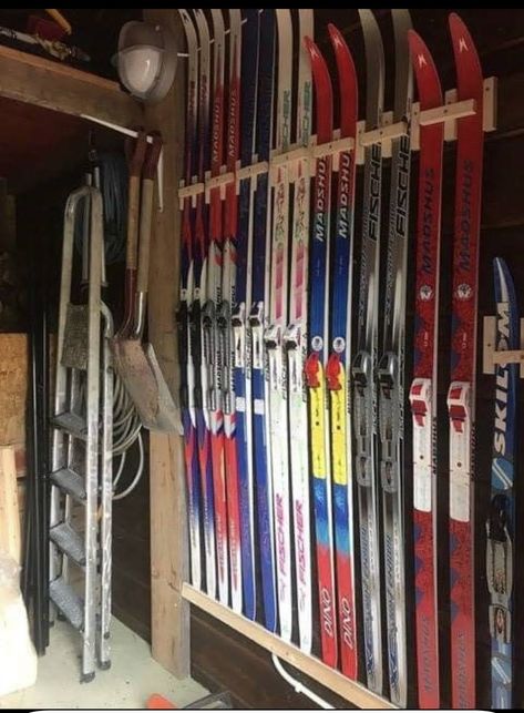 Cross Country Ski Storage, Snowshoe Storage Ideas, Ski Storage Ideas, Ski Rack Diy, Ski Gear Storage, Ski Rack Garage, Ski House Decor, Mudroom Cubbies, Garage Wall Storage