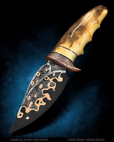 New photo! This piece is by Jordon Berthelot! • Knife Info: 4.5” leaf skinner in Baker Forge & tool Raindrop GoMai over 80crv2 core with distressed copper guard and ancient walrus ivory handle. Copper Damascus Knife, Copper Damascus, Knife Ideas, Art Knife, Damascus Blade, Knife Art, Cool Knives, Damascus Steel, Damascus