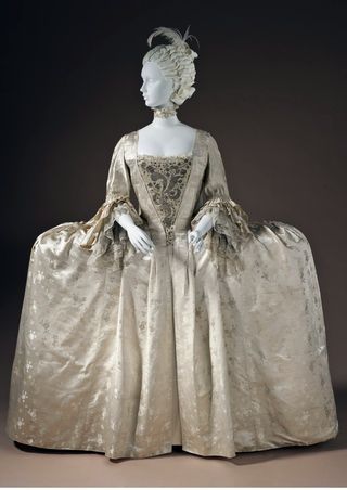 Fashion panniers 1760s Fashion, Dark Academia Fashion Women, 18th Century Dresses, 1700 Fashion, Berlin Museum, 18th Century Dress, Rococo Fashion, Court Dresses, Fashion Through The Ages