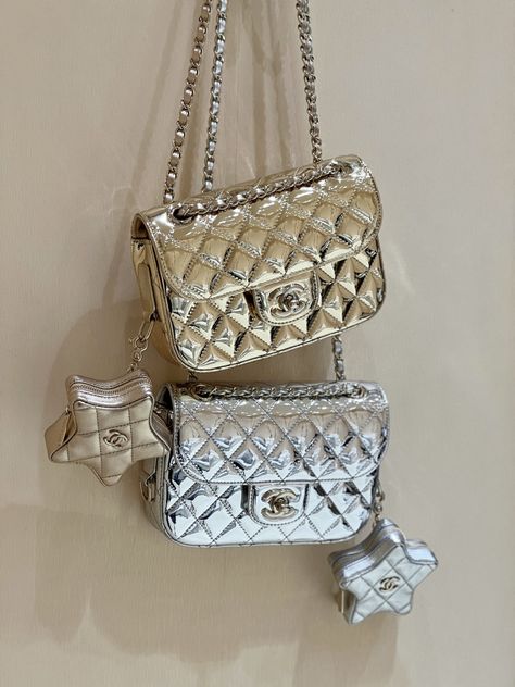 Chanel Bag Aesthetic, Katiana Kay, Gold Chanel Bag, Chanel Bag Outfit, Bag Wishlist, Mini Chain Bag, Trendy Purses, Luxury Bags Collection, Handbag Essentials