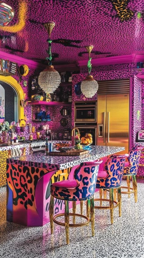 Punk Interior Design, Crazy Interior Design, Estilo Kitsch, 1980s Interior, Cow House, 80s Interior, Cute Diy Room Decor, Pop Art Design, Lisa Frank