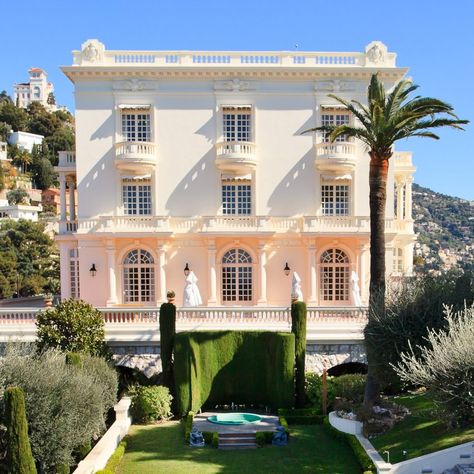 Monaco Villa, Cool Mansions, Monaco Luxury, French Villa, English Houses, Designer Homes, Commercial And Office Architecture, Classical House, Mansions Homes