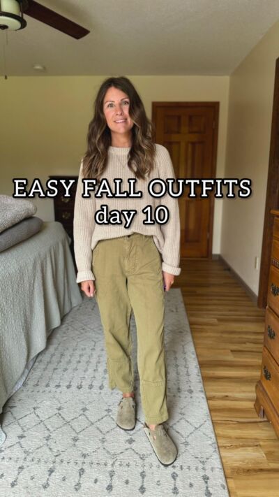 10 WAYS TO WEAR A GRAPHIC TEE SHIRT – Marissa Wears an Outfit Boho Mom Style, Clog Outfits, Mom Style Spring, Boho Style Boots, January Outfits, Boho Mom, Outfits Colorful, 10 Ways To Wear, Linen Pants Outfit