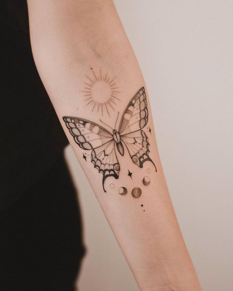 Butterfly Star Tattoo, Big Lantern, Butterfly Tattoos On Arm, Whimsical Tattoos, Collar Work, Bookish Tattoos, Hip Thigh Tattoos, Insect Tattoo, Butterfly Tattoos For Women