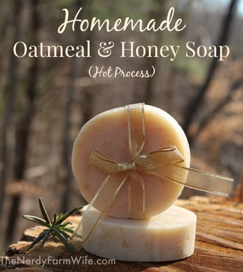 Oatmeal Honey Soap, Hot Process Soap, Savon Diy, Săpunuri Handmade, Homemade Oatmeal, Diy Kosmetik, Oatmeal Soap, Honey Oatmeal, Soap Making Supplies