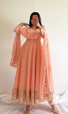 Peach Indian Outfit, Green Gown Dress, Long Anarkali Gown, Peach Color Dress, Exclusive Gowns, Simple Lehenga, Dress Patterns Diy, Simple Frocks, Bollywood Dress