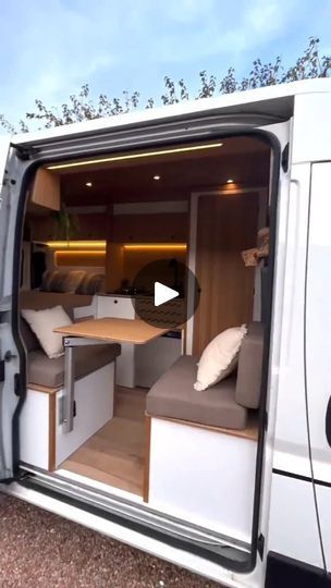 16K views · 671 reactions | Faltou algo neste motorhome? Quer aprender a montar seu próprio motorhome??? Acesse o nosso link da bio e baixe o guia de construção artesanal. Siga ➡️ @meufuturomotorhome para dicas e inspirações diárias. 🤩 🎦 Vídeo de : @tramuntanacamper #MeuFuturoMotorhome #Motorhome #Motorcasa #Motorhomelife #Kombihome #Kombi #CasaSobreRodas #CasaRodante #ProjetoMotorhome #RV #Camper #Campervan #VanLife #Camping #VidaNomade #NomadesDigitais #Travel #Viagens #Viajes #Viajar | Meu Futuro Motorhome | Sergio Rafael Orchestra · Don't Worry, Be Happy Motorhome Interior, Kombi Motorhome, Kombi Home, Don't Worry Be Happy, Rv Camper, Camping Life, Van Life, Motorhome, Be Happy