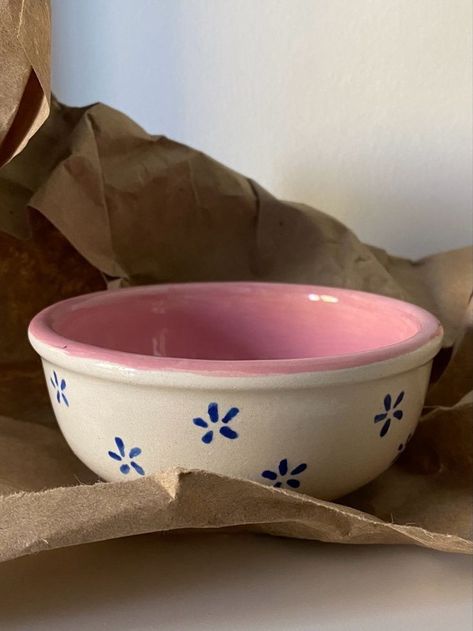 Pottery Bowl Inspiration, Pretty Bowls Ceramics, Bowl Pottery Design, Bowl Aesthetic Ceramic, Pottery Designs Bowl, Ceramic Cereal Bowl Ideas, Diy Pottery Painting Bowl, Diy Bowl Painting, Pottery Coloring Ideas