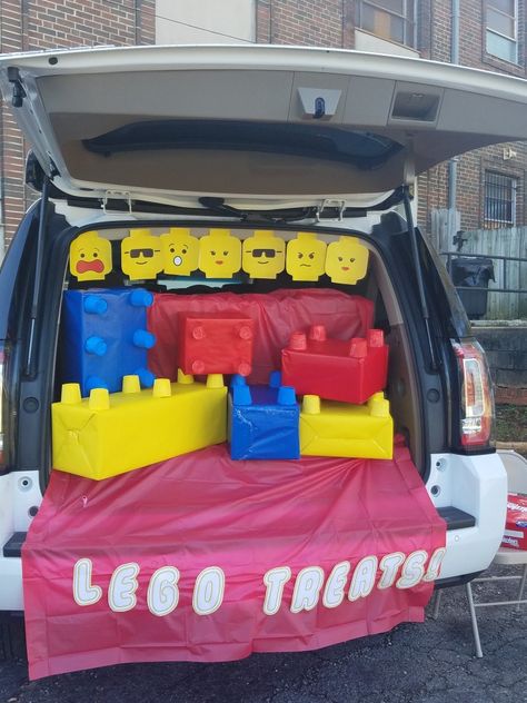 Lego trunk or treat 2017 Lego Trunk Or Treat Ideas For Cars, Trunk Or Treat Lego Theme, Trunk Decorating Ideas For Halloween, Lego Trunk Or Treat Ideas, Lego Trunk Or Treat, 3rd Grade Halloween Party, Trunk Decorating Ideas, Trunk And Treat Ideas, Trunk Or Treat Car Ideas