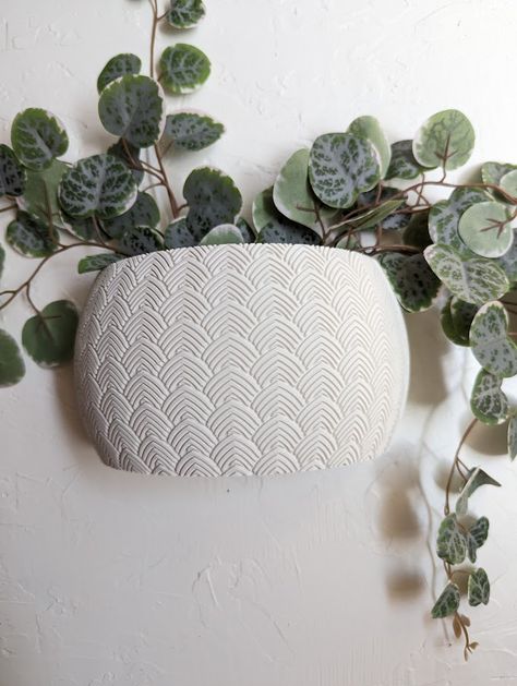 Peaks wall planter - large. If you like texture, this planter has it, unique design. Get it at Coastal MakerSpace on ETsy. Indoor Wall Planter, Wall Planters Indoor, Rainbow Arch, Wall Planters, Planter Indoor, 3d Printed Objects, Indoor Planter, Small Planter, Pattern Modern