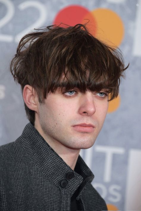 British Haircut Men, Male Bangs, Blonde Actors Male, Blonde Actors, Scotland Hetalia, Gene Gallagher, Lennon Gallagher, Behind Blue Eyes, Actors Male