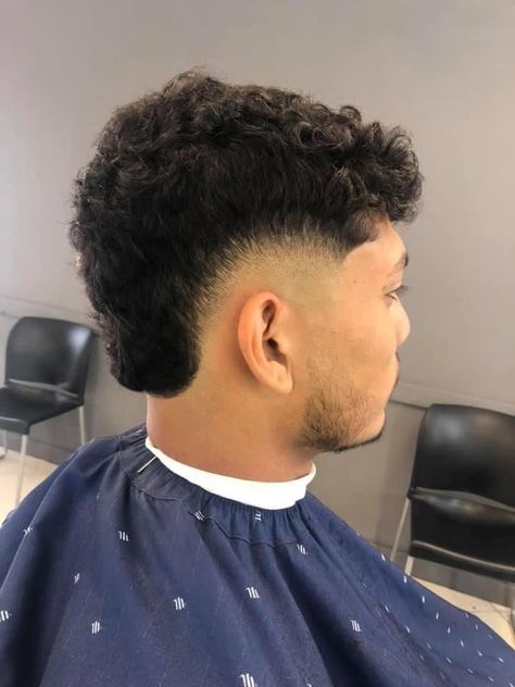 Burst Fade Haircut Curly, Burst Mullet, Burst Fade Curly Hair, Burst Fade Mullet, Burst Fade Haircut, Best Hair Trimmer, Curly Faux Hawk, Taper Fade Short Hair, Mohawk Hairstyles Men