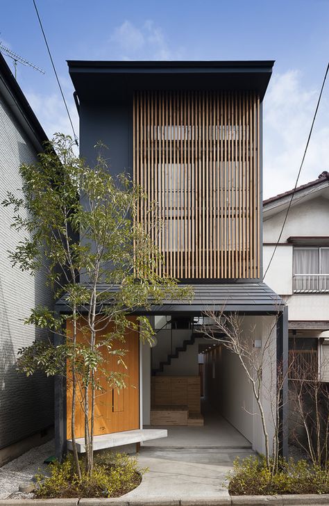 Machiya in Kawagoe House / K+S Architects | ArchDaily Japanese House Exterior, Small Japanese House, Japan House Design, Casa Wabi, Machiya House, Japanese Modern House, Modern Japanese House, Small House Architecture, Small House Design Architecture