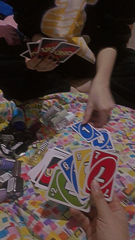 Playing Cards With Friends Aesthetic, Pap Main Uno, Uno Game Aesthetic, Playing Uno Aesthetic, Younger Sibling Aesthetic, Arya Aesthetic, Uno Cards Aesthetic, Card Games Aesthetic, Backyard Camping Sleepover