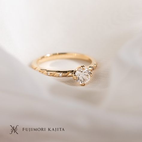 An elegant and timeless design with a touch of European style by Fujimori Kajita with Natural Diamond and 18k gold. Japanese Rings Engagement, Colored Stone Engagement Rings, Unique Symbols, Wedding Stories, Colored Engagement Rings, Band Engagement Ring, Stone Engagement Rings, Proposal Ring, Diamond Rings Bands