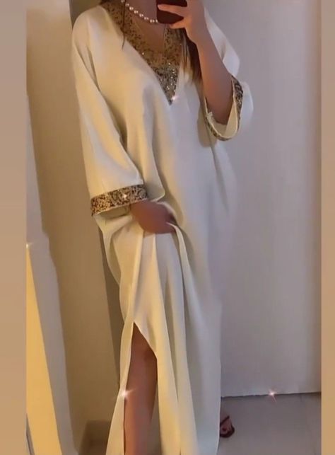 Bubu Gown Styles, Moroccan Clothing, Moroccan Fashion, Mode Abaya, Moroccan Dress, Elegant Dresses Classy, Trendy Dress Outfits, Muslimah Fashion Outfits, Arab Fashion