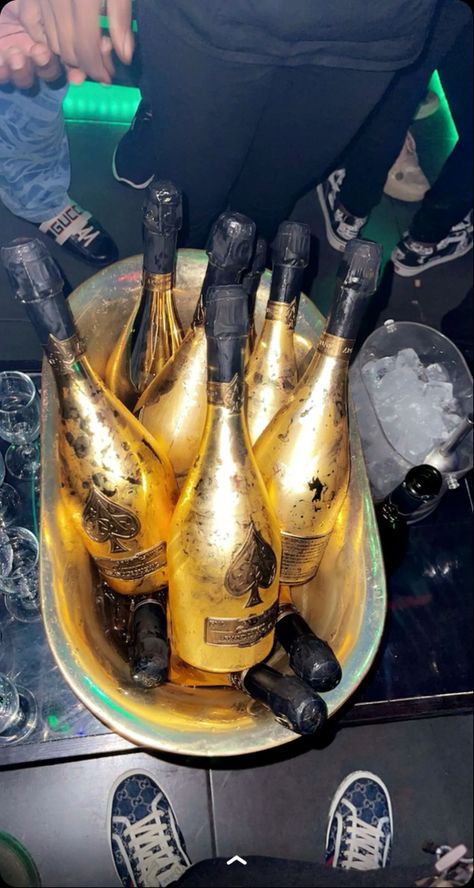 Ace Of Spades Drink, Moet Champagne Aesthetic, Don Perignon Champagne, Ace Of Spades Champagne, Ace Of Spades Bottle, Don Perignon, Moet Champagne, Mini Cooper Custom, Party Night Club Aesthetic