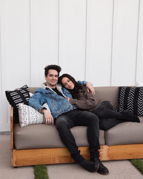 We stannnn Large Forehead, Sarah Urie, Sarah Smiles, Sitting On Couch, Couple Sitting, Ryan Ross, Panic At The Disco, Teen Posts, Brendon Urie