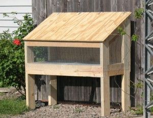 Rabbit hutch - a few pics to show construction- sturdy.   would be easy to add a small "house" to this Simple Rabbit Hutch, Pallet Rabbit Hutch, Quail Pen, Angled Roof, Rabbit Hutch Plans, Diy Rabbit Hutch, Rabbit Pen, Outdoor Rabbit Hutch, Rabbit Enclosure