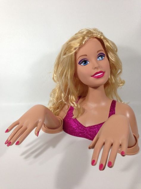 Mattel Barbie Deluxe Styling Head Doll Manicure Moveable Hands Tilting Head 2013 #Mattel #DollStylingHead Barbie Styling Head, Barbie Doll Head, Barbie Head, Hair Stules, Head Statue, Art Study, Dark Arts, Animals Funny, Hannah Montana