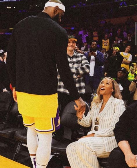 Nba Wife Aesthetic, Basketball Wife Aesthetic, Nba Wife, Basketball Wife, Lebron James And Wife, Savannah James, Lebron James Family, Basketball Couples, Somebody's Son