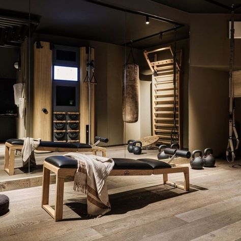 Home Gym Design Luxury, Luxury Home Gym, Sustainable House Design, Loft Plan, Gym Room At Home, House Loft, Home Gym Design, Gym Room, Fitness Products