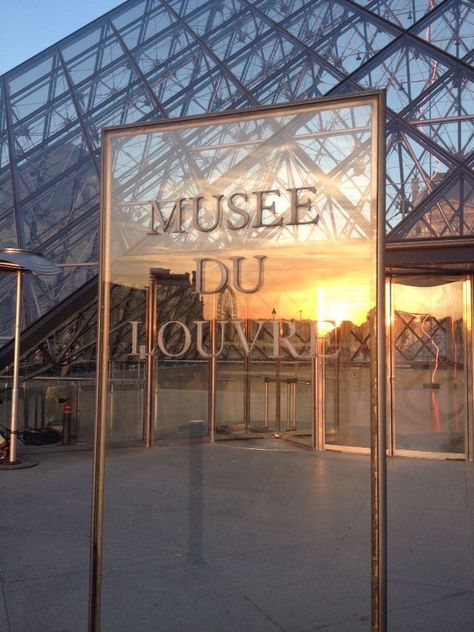 French Notes, Paris Dream, France Aesthetic, Paris Vibes, Night At The Museum, Parisian Life, Paris Pictures, Paris Aesthetic, Louvre Paris