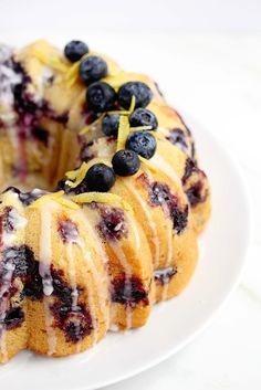 If you don't know how perfectly Blueberry and Lemon go together, this Blueberry Lemon Pound Cake will definitely prove it to you!  It is sensational. Blueberry Lemon Pound Cake, Lemon Angel Food Cake, Blueberry Lemon Cake Recipe, Lemon Blueberry Pound Cake, Best Pound Cake Recipe, Blueberry Pound Cake, Grandbaby Cakes, Biscuits Graham, Lemon Pound Cake Recipe