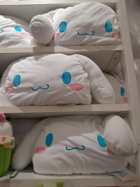 Cinnamon Roll Merch, Cinnamon Rolls Sanrio, Cinnamoroll Stuff, Cinnamon Roll Sanrio, Felt Characters, Sanrio Plushies, Light Blue Aesthetic, Hello Kitty Iphone Wallpaper, Ocarina Of Time