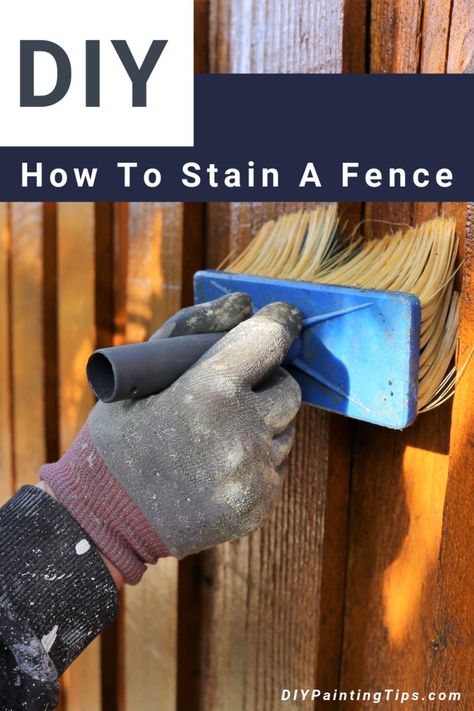 Stained Wood Fence Colors, Stain Fence Diy, Stained Wooden Fence, Fence Staining Ideas, Best Way To Stain A Fence, How To Stain A Fence, Stain Fence Colors, Stained Fence Ideas, Dark Stained Fence