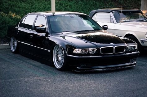 90s flagship, none other than the mighty 7 e38 750il v12;) Bmw E38, Bmw 7 Series, Bmw Series, Bmw 7, German Cars, Car Car, Bmw E36, The Mighty, Bmw E46