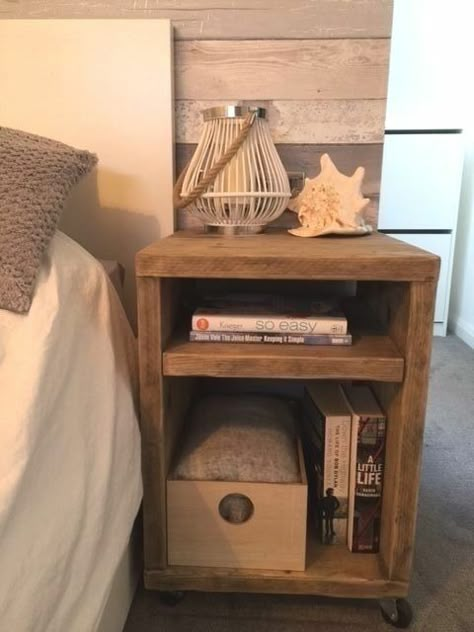 Scaffolding Furniture, Reclaimed Wood Bedside Table, Floating Nightstand Ideas, Diy Bedside Table, Scaffold Furniture, Wood Night Table, Modern Floating Nightstand, Homemade Beds, Nightstand Ideas