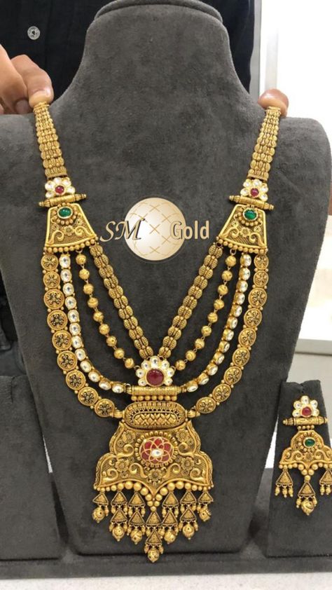 Gold Kandora Designs, Long Sets Gold Jewellery, Gold Necklace Design, Antique Necklace Gold, Wedding Jewelry Sets Bridal Jewellery, Bride Jewelry Set, Antique Necklaces Design, New Gold Jewellery Designs, Antique Gold Jewelry Indian