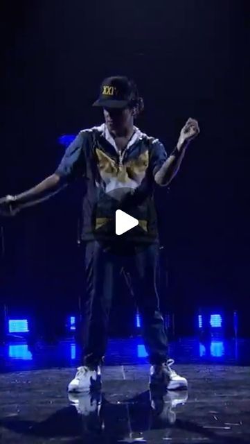 Bruno Mars Dancing, Bruno Mars Family, Bruno Mars Videos, Bruno Mars Concert, Moves Like Jagger, Dance Video, Fan Edits, Dance Routines, Beautiful Music