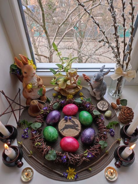 Ostara altar 2023 / Spring Equinox 2023 Spring Equinox Altar, Ostara Altar Ideas, Sabbat Correspondences, Spring Equinox 2023, Ostara Decorations, Ostara Aesthetic, Spring Altar, Ostara Altar, Wicca Holidays