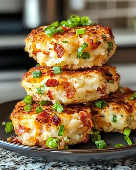 This recipe looked too good to pass up, and I'm glad I didn't. It was amazing! Burger Sauces, Best Chicken Wing Recipe, Mashed Potato Cakes, Loaded Mashed Potatoes, Potato Recipes Side Dishes, Potato Sides, Tuna Recipes, Potato Cakes, Potato Side Dishes