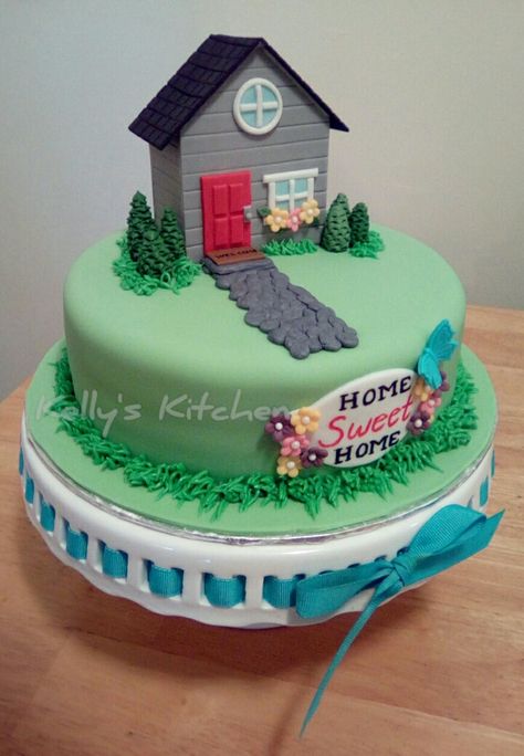 Simple housewarming cake.  House is made with the FMM more than a birdhouse… House Cake Ideas, Welcome Home Cakes, Housewarming Cake, Friendship Cake, Congratulations Cake, Online Cake Delivery, Cake House, Designer Cakes, House Cake